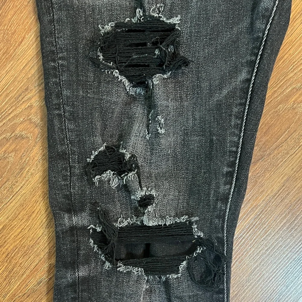 AE - Men's Distressed Skinny Jeans in Black - 36 x 32 - Picture 6 of 10